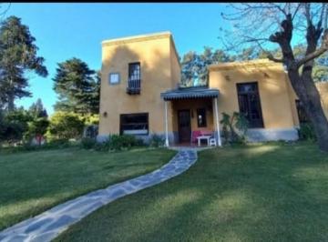 Casa · 200m² · 4 Ambientes · 2 Cocheras · Casa en Alquiler en La Peregrina, Pilar, G. B. a. Zona Norte