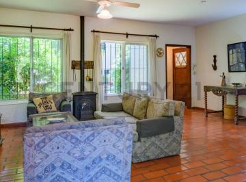Casa · 170m² · 4 Ambientes · 2 Cocheras · Venta de Casa de 4 Ambientes con Jardin y Cochera en Beccar San Isidro