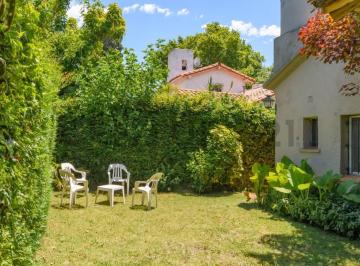 Casa · 170m² · 4 Ambientes · 2 Cocheras · Casa en Venta de 4 Ambientes Jardin y Cochera en Beccar - San Isidro