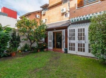 Casa · 121m² · 4 Ambientes · 1 Cochera · Casa Triplex de 4 Ambientes en Venta Ramos Mejia