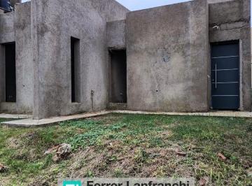 Casa · 72m² · 4 Ambientes · 1 Cochera · Vendo Casa a Terminar en Villa San Nicolas