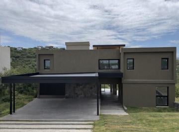 Casa · 330m² · 7 Ambientes · 2 Cocheras · Casa en La Deseada