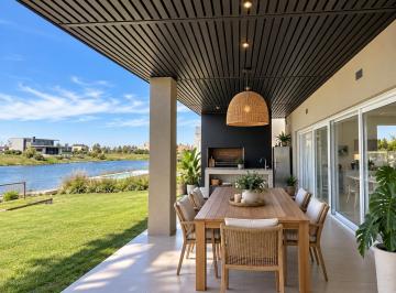 Casa · 207m² · 7 Ambientes · 4 Cocheras · Oportunidad - Casa a La Laguna con Pileta en El Naudir