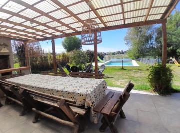 Casa · 175m² · 4 Ambientes · 4 Cocheras · Casa en Venta a La Laguna en Cantón - Norte