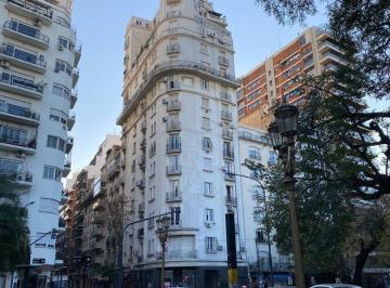 Departamento de 5 ambientes, Recoleta · Montevideo 1300 Mira Pza V Lopez Esq Categ M/ Lum Hall Liv y Com 3 D 1 Ste 2 B Coc Bajas Exp