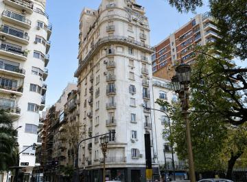 Departamento de 5 ambientes, Recoleta · Montevideo 1300 Mira Pza V Lopez Esq Categ M/ Lum Hall Liv y Com 3 D 1 Ste 2 B Coc Bajas Exp
