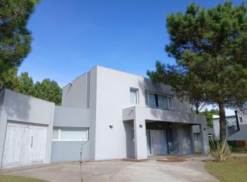 Casa de 6 ambientes, Pinamar · Casa en Venta en La Herradura