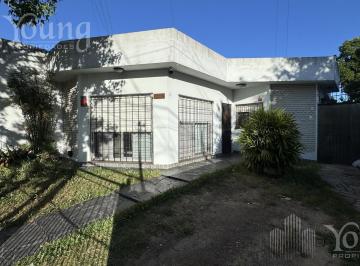 Casa · 190m² · 3 Ambientes · 1 Cochera · Venta Casa en Bernal Oeste