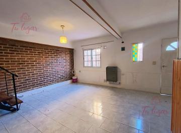 Casa · 70m² · 2 Ambientes · Alquiler! Duplex 2 Dorm - Bº Belgrano, Neuquen