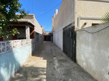 Casa · 114m² · 5 Ambientes · 1 Cochera · Casa con 3 Viviendas en Lote Propio Morón