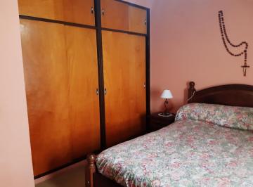 Casa · 150m² · 4 Ambientes · 2 Cocheras · Casa 4 Ambientes con Cochera y Quincho en Bernal Centro