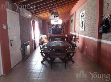 Casa · 150m² · 4 Ambientes · 2 Cocheras · Casa 4 Ambientes con Cochera y Quincho en Bernal Centro