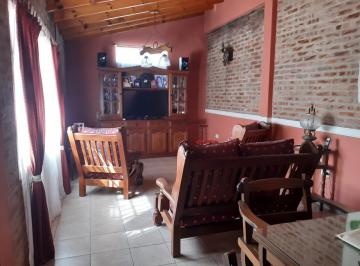 Casa · 150m² · 4 Ambientes · 2 Cocheras · Casa 4 Ambientes con Cochera y Quincho en Bernal Centro