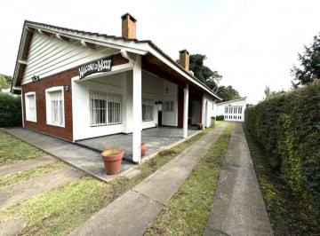 Casa de 4 ambientes, Atlántida · Chalet 4 Amb. con Jardin y Garaje - Atlantida