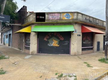 Local comercial · 251m² · 4 Ambientes · 1 Cochera · Local en Bernal Oeste