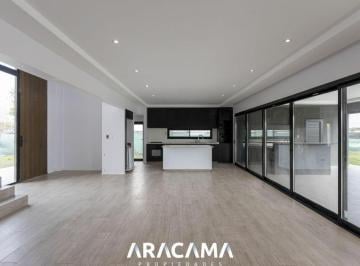 Casa de 5 ambientes, Ezeiza · Casa en Alquiler en Terralagos