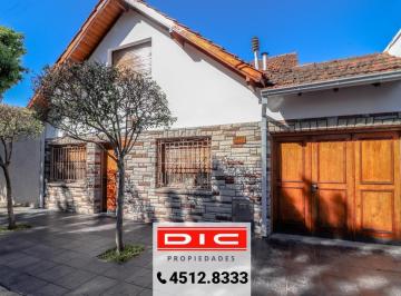 Casa · 130m² · 4 Ambientes · 6 Cocheras · Casa Chalet 4 Ambientes - Villa Adelina