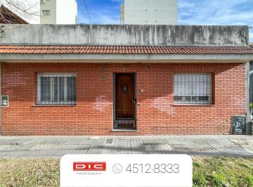 Casa · 79m² · 4 Ambientes · Casa 3 Dorm. Venta - Villa Ballester