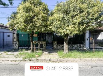 Casa · 113m² · 3 Ambientes · 1 Cochera · Chalet 2 Dorm. Venta - Carapachay
