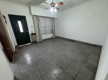 Casa · 55m² · 4 Ambientes · Casa en Alquiler Dos Dorm. con Cochera La Plata
