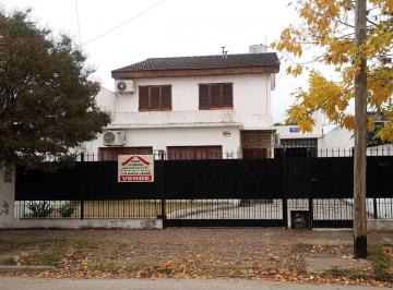 Casa de 6 ambientes, Moreno · Excelente Propiedad Ubicada en Una de Las Mejores Zonas de Paso del Rey Norte, Sobre Calle Pío XII