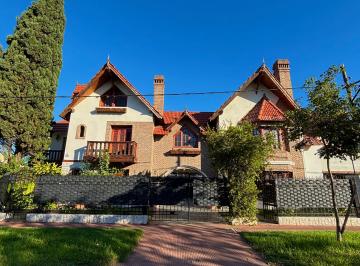 Casa de 11 ambientes, Rosario · Casa en Venta