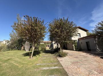 Casa · 474m² · 6 Ambientes · 4 Cocheras · Casa en Venta en El Buenos Aires Golf - Bella Vita
