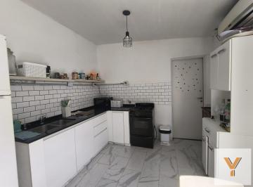 Casa · 90m² · 5 Ambientes · 1 Cochera · Casa en Venta - 4 Dorm. 1 Baño - Local - Etcheverry