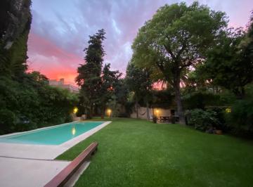 Casa · 370m² · 6 Ambientes · 2 Cocheras · Casa en Barrio River