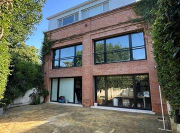 Bodega-Galpón · 375m² · 2 Ambientes · 7 Cocheras · Galpon Amplio con Potencial de Reconversion
