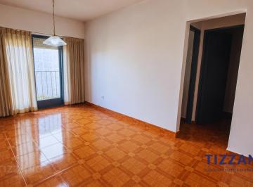 Departamento · 38m² · 2 Ambientes · 1 Cochera · Venta 2 Ambientes con Balcon, Muy Luminoso con Cochera