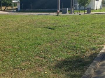 Terreno · 380m² · Terreno Esquina en Venta de 380 m² - Claros Village