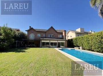 Casa · 223m² · 7 Ambientes · 1 Cochera · Casa en La Delfina