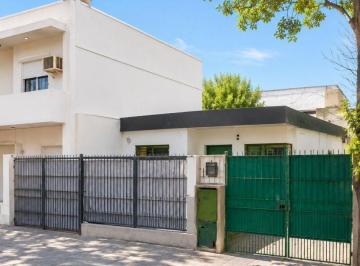 KNK-KNK-5593_2 · Oportunidad Venta Casa de 4 Ambientes con Depto de 2 Amb a R