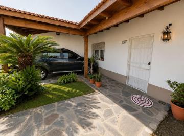KNK-KNK-5594_2 · Oportunidad Venta Casa de 4 Ambientes Moron Norte
