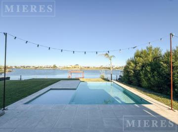 Casa · 237m² · 6 Ambientes · 2 Cocheras · Casa en Venta en San Sebastián Área 8 a La Laguna