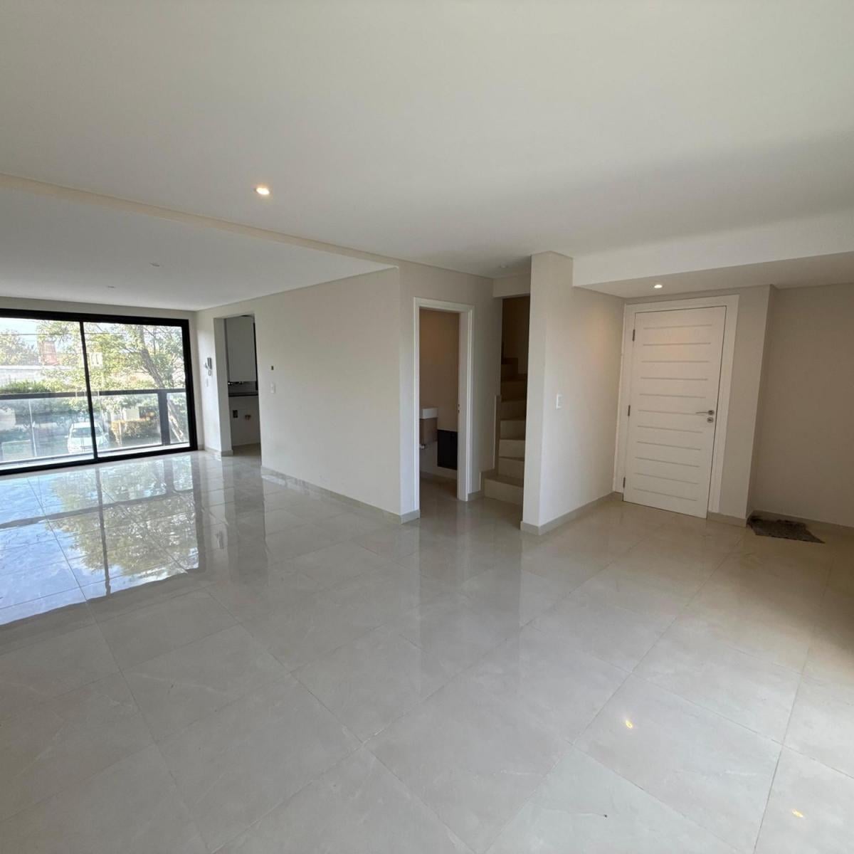 Duplex 3 ambientes con jardin / A estrenar / villa primera / apto crédito