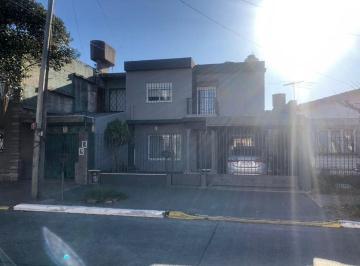 Casa · 170m² · 4 Ambientes · Casa en Venta en Ramos Mejia Sur