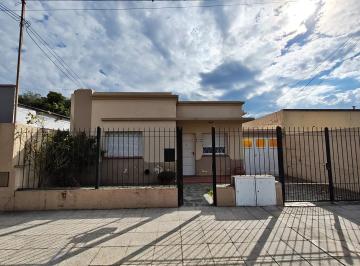 Casa · 100m² · 4 Ambientes · Casa en Venta 5 Ambientes Centro Lujan