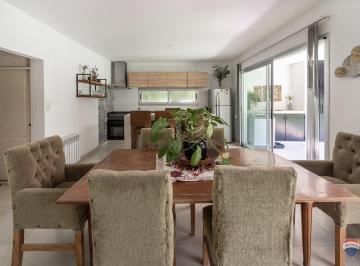 Casa · 120m² · 4 Ambientes · 1 Cochera · Venta Casa 4 Amb Parque Pileta Barrio San Eduardo