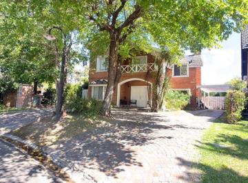 Casa · 450m² · 5 Ambientes · 4 Cocheras · Venta Casa Barrio Cerrado Barrancas de San Jose