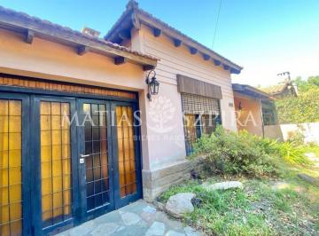 Casa · 77m² · 4 Ambientes · 1 Cochera · Chalet 4 Ambientes en Castelar Norte Apto Crédito