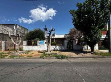 Casa · 150m² · 3 Ambientes · 1 Cochera · Casa en Venta en Ramos Mejia Sur