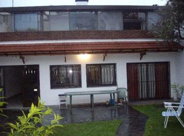 Casa · 240m² · 5 Ambientes · 1 Cochera · Chalet en Venta en Ramos Mejia Sur