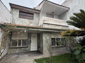 Casa en Venta de 5 ambientes Centro · Chalet en Venta Zona Materno