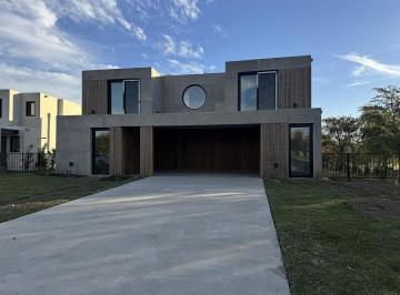 Casa · 265m² · 7 Ambientes · 2 Cocheras · Casa en Venta 7 Ambientes en Barrio El Tilbury - Pilará