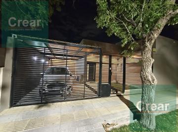 Casa · 120m² · 5 Ambientes · 2 Cocheras · Oportunidad! Casa en Venta " B° Salud Publica"
