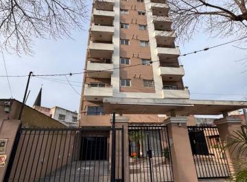 Departamento de 3 ambientes, Esteban Echeverría · Departamento Semipiso 3 Ambientes con Cochera, Excelente Ubicación en Monte Grande