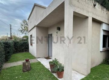 Casa · 70m² · 6 Ambientes · Venta Casa