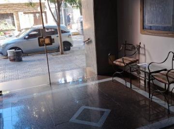 Departamento de 3 ambientes, Lanús · Departamento Al Frente con Amplio Balcón, 2 Dorm. en Venta en Lanús Oeste